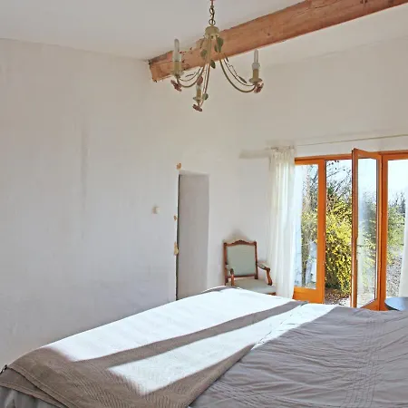 Tranquil 1 Bed Walking Distance To