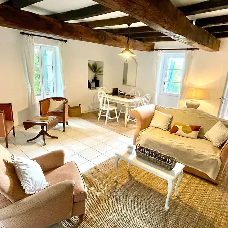 Tranquil 1 Bed Walking Distance To Holiday home *