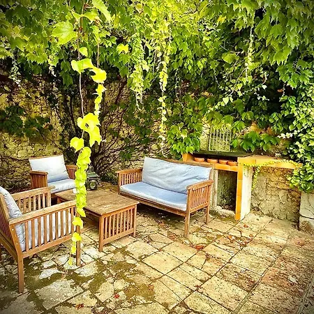 Tranquil 1 Bed Walking Distance To