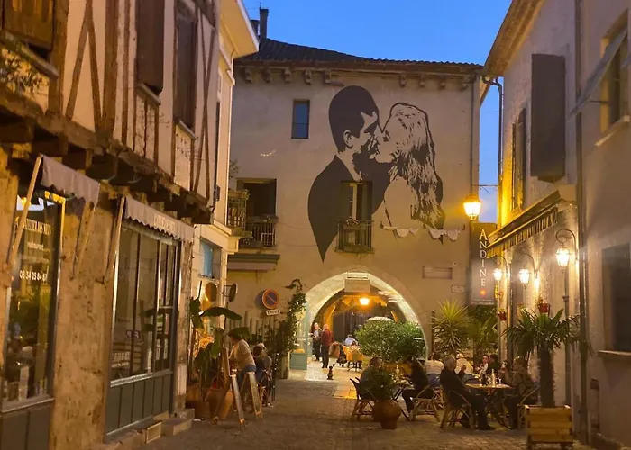 Pomegranate Sleeps 4 With Pool Eymet