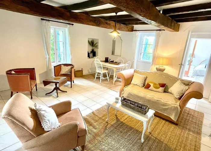 Pomegranate Sleeps 4 With Pool Prázdninový dům *