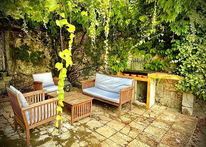 Pomegranate Sleeps 4 With Pool